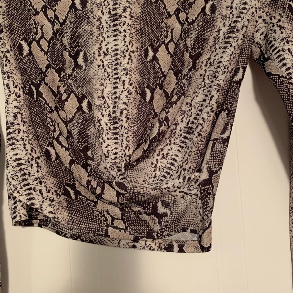 Python crop top - Picture 2 of 4